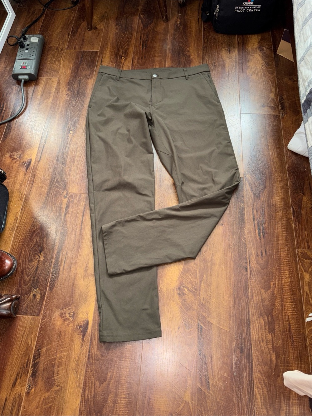 Lululemon Men’s 33Tall Commission Pants Classic Army Green Khaki Size 33x35